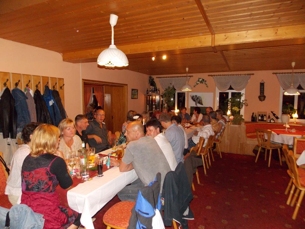 Landhotel Weisses Roess'L Adorf Екстер'єр фото